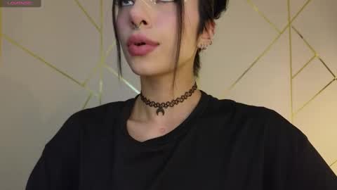 Snapshot of hollyxx_ chatting on February 4, 12:51 am holly online show from February 4, 12:51 am