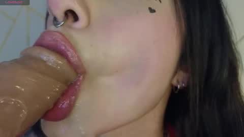 Snapshot of hollyxx_ chatting on February 4, 11:27 pm holly online show from February 4, 11:27 pm