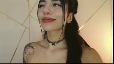 Snapshot of hollyxx_ chatting on February 25, 4:35 am holly online show from February 25, 4:35 am