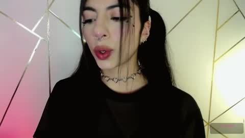 Snapshot of hollyxx_ chatting on March 1, 3:38 pm holly online show from March 1, 3:38 pm