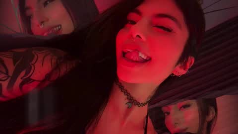 Snapshot of hollyxx_ chatting on March 3, 1:31 pm holly online show from March 3, 1:31 pm