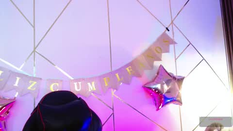 Snapshot of hollyxx_ chatting on March 8, 6:47 pm holly online show from March 8, 6:47 pm