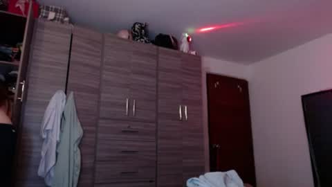 Snapshot of holy_julii chatting on July 24, 3:48 am holy_julii online show from July 24, 3:48 am