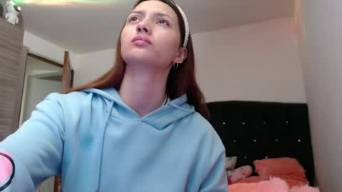 Snapshot of holy_julii chatting on July 26, 3:36 am holy_julii online show from July 26, 3:36 am