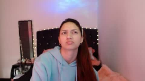 Snapshot of holy_julii chatting on July 26, 4:58 pm holy_julii online show from July 26, 4:58 pm
