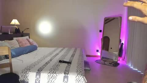 Kira Purrr online show from April 18, 2:37 am