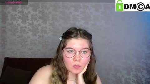 Welcome guys  Pleasure to see you all here  My name is MichaelaTip menu is active Private is open  online show from January 29, 9:33 am