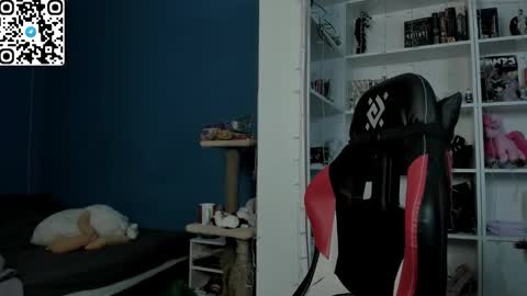 Snapshot of holy_mistresss chatting on December 19, 10:00 am holy_mistresss online show from December 19, 10:00 am