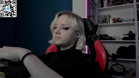 Snapshot of holy_mistresss chatting on January 10, 10:06 am holy_mistresss online show from January 10, 10:06 am