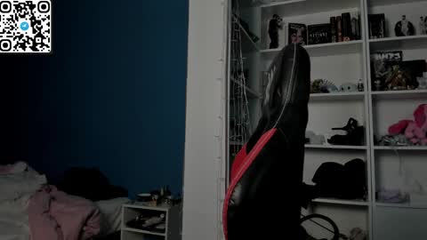 Snapshot of holy_mistresss chatting on January 13, 10:53 am holy_mistresss online show from January 13, 10:53 am