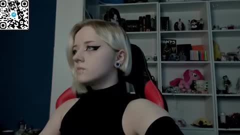 Snapshot of holy_mistresss chatting on February 6, 9:56 am holy_mistresss online show from February 6, 9:56 am