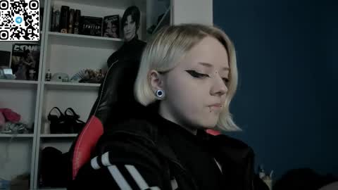 Snapshot of holy_mistresss chatting on February 13, 9:49 am holy_mistresss online show from February 13, 9:49 am