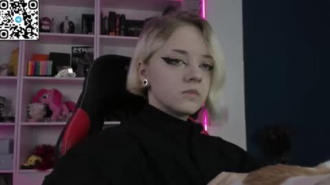 Snapshot of holy_mistresss chatting on February 17, 9:39 am holy_mistresss online show from February 17, 9:39 am