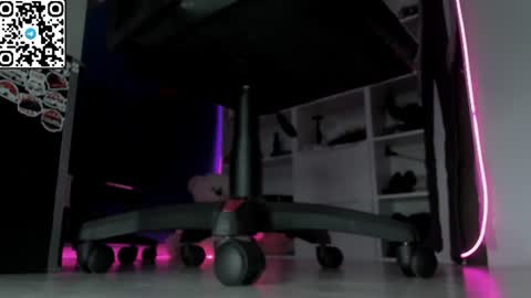 holy_mistresss online show from June 21, 7:44 am