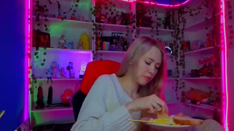 Snapshot of holy_rumi chatting on October 17, 11:13 am Rumi online show from October 17, 11:13 am