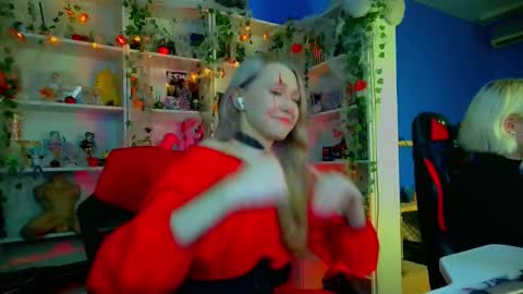 Snapshot of holy_rumi chatting on October 31, 10:49 am Rumi online show from October 31, 10:49 am