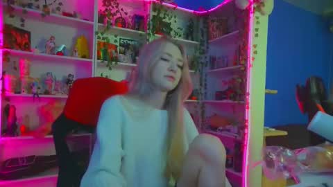 Snapshot of holy_rumi chatting on November 14, 9:19 am Rumi online show from November 14, 9:19 am