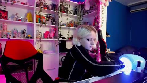 Snapshot of holy_rumi chatting on December 5, 10:35 am Rumi online show from December 5, 10:35 am