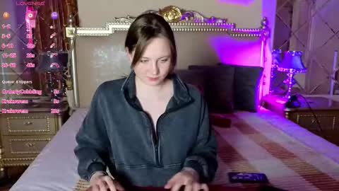 holybabydoll online show from November 30, 11:31 pm