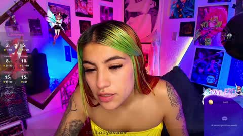 Snapshot of holyeva chatting on February 7, 11:34 pm online show from February 7, 11:34 pm