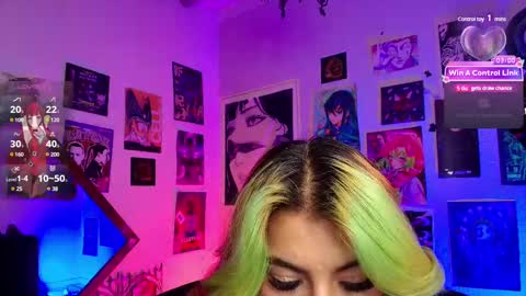 Snapshot of holyeva chatting on February 13, 12:24 am online show from February 13, 12:24 am
