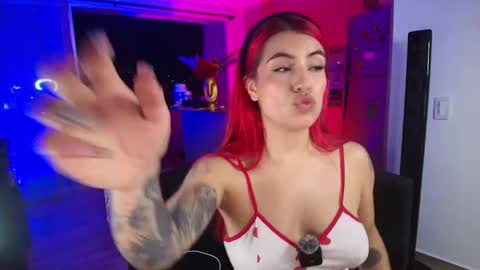 Snapshot of holyeva chatting on October 24, 12:30 am online show from October 24, 12:30 am