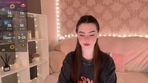 Mia online show from April 18, 3:32 am