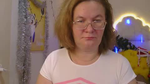 holymilfa online show from January 12, 8:04 am