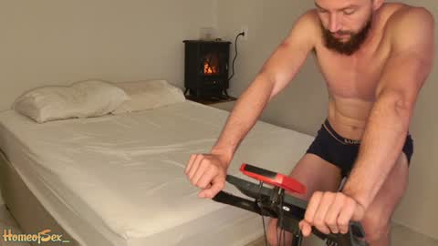 Snapshot of homeofsex_ chatting on November 21, 10:36 am Jack and Sally online show from November 21, 10:36 am