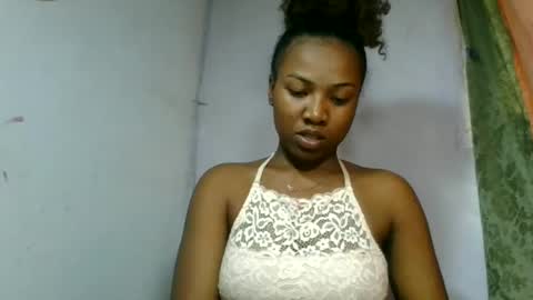 Snapshot of honeria98 chatting on June 12, 11:09 am honeria98 online show from June 12, 11:09 am