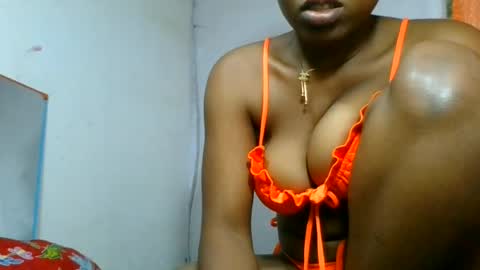 Snapshot of honeria98 chatting on June 20, 7:22 am honeria98 online show from June 20, 7:22 am
