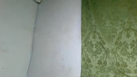 Snapshot of honeria98 chatting on June 25, 6:45 pm honeria98 online show from June 25, 6:45 pm