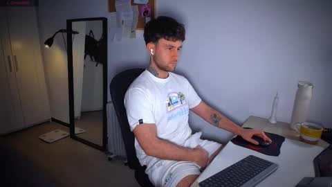 Andrew online show from February 10, 8:24 pm