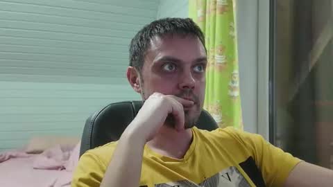 Snapshot of honesttojoy chatting on November 8, 6:40 pm Henry online show from November 8, 6:40 pm