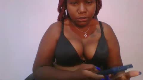 honey_beb online show from October 6, 7:06 am