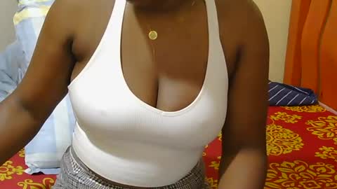 Snapshot of honey_caddy chatting on June 17, 1:52 am honey_caddy online show from June 17, 1:52 am