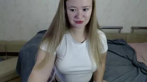 honey_caramelle online show from December 2, 12:40 pm