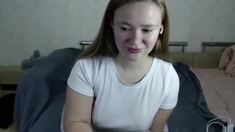 honey_caramelle online show from December 3, 5:45 pm