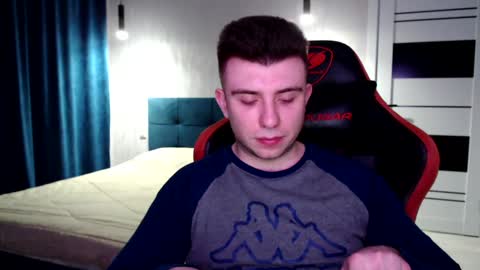 Snapshot of honey_furry chatting on December 17, 1:50 am Wolfy online show from December 17, 1:50 am