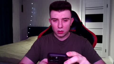 Snapshot of honey_furry chatting on January 5, 8:52 pm Wolfy online show from January 5, 8:52 pm