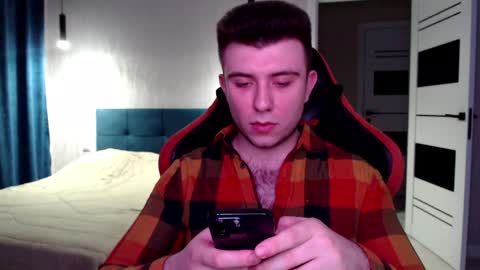 Snapshot of honey_furry chatting on January 21, 4:48 pm Wolfy online show from January 21, 4:48 pm