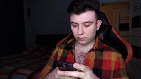 Snapshot of honey_furry chatting on February 19, 8:52 pm Wolfy online show from February 19, 8:52 pm