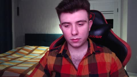 Snapshot of honey_furry chatting on February 26, 12:27 am Wolfy online show from February 26, 12:27 am