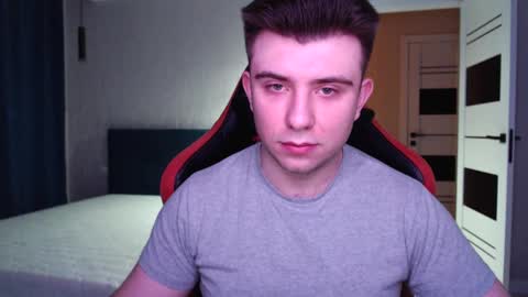 Snapshot of honey_furry chatting on February 27, 10:42 pm Wolfy online show from February 27, 10:42 pm