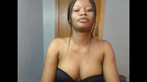 Snapshot of honey_juicydoll chatting on October 9, 7:06 am Sonia online show from October 9, 7:06 am