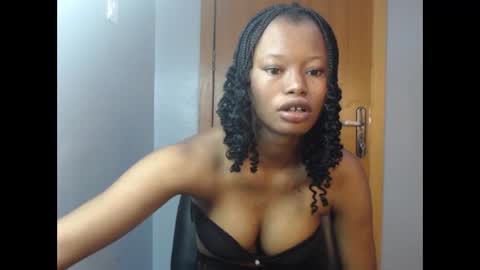Snapshot of honey_juicydoll chatting on October 22, 7:08 am Sonia online show from October 22, 7:08 am