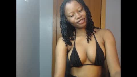 Snapshot of honey_juicydoll chatting on November 5, 6:57 am Sonia online show from November 5, 6:57 am