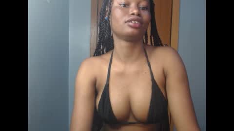Snapshot of honey_juicydoll chatting on November 15, 7:27 am Sonia online show from November 15, 7:27 am