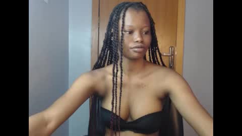 Snapshot of honey_juicydoll chatting on November 18, 10:09 am Sonia online show from November 18, 10:09 am