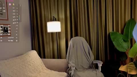 Snapshot of honey_kors chatting on February 23, 1:08 pm Lina online show from February 23, 1:08 pm